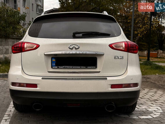 Білий Інфініті EX 25, об'ємом двигуна 2.5 л та пробігом 172 тис. км за 14600 $, фото 15 на Automoto.ua
