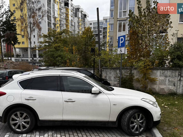 Білий Інфініті EX 25, об'ємом двигуна 2.5 л та пробігом 172 тис. км за 14600 $, фото 6 на Automoto.ua