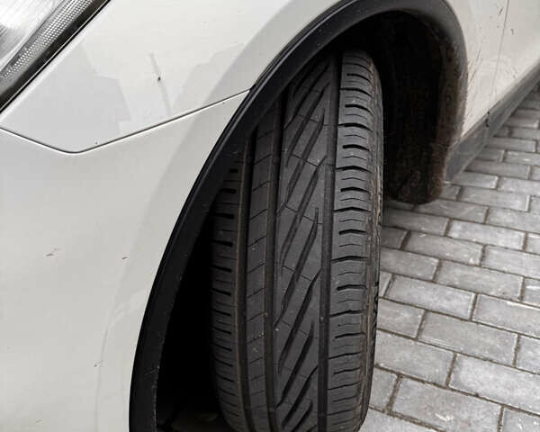 Білий Інфініті EX 25, об'ємом двигуна 2.5 л та пробігом 172 тис. км за 14600 $, фото 5 на Automoto.ua