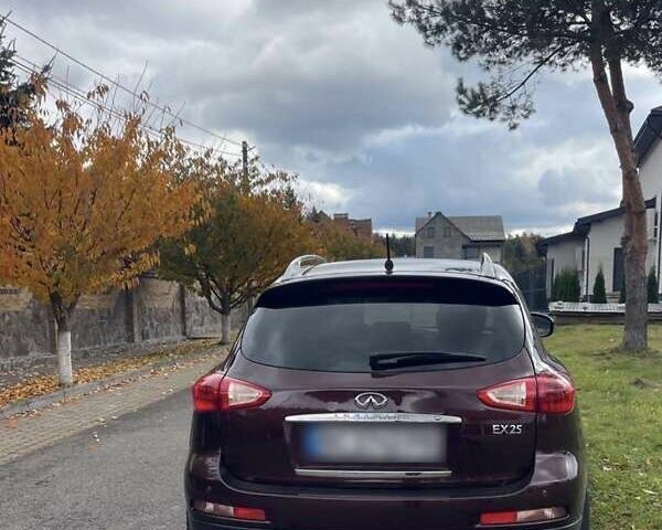 Красный Инфинити EX 25, объемом двигателя 2.5 л и пробегом 196 тыс. км за 13500 $, фото 5 на Automoto.ua