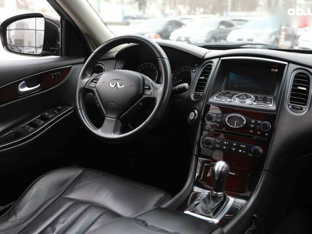Инфинити EX 25, объемом двигателя 2.5 л и пробегом 129 тыс. км за 15400 $, фото 8 на Automoto.ua