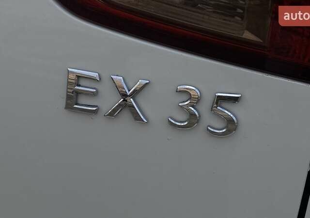 Белый Инфинити EX 35, объемом двигателя 3.5 л и пробегом 125 тыс. км за 10000 $, фото 40 на Automoto.ua