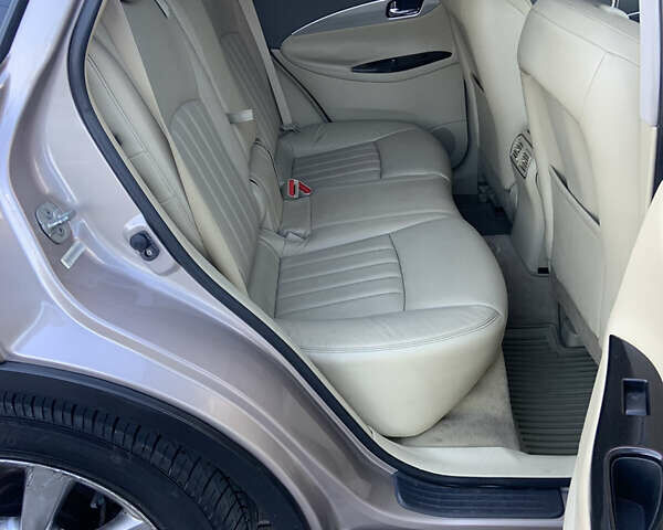 Бежевый Инфинити EX 35, объемом двигателя 3.5 л и пробегом 178 тыс. км за 9200 $, фото 8 на Automoto.ua