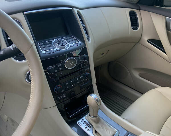 Бежевый Инфинити EX 35, объемом двигателя 3.5 л и пробегом 178 тыс. км за 9200 $, фото 7 на Automoto.ua