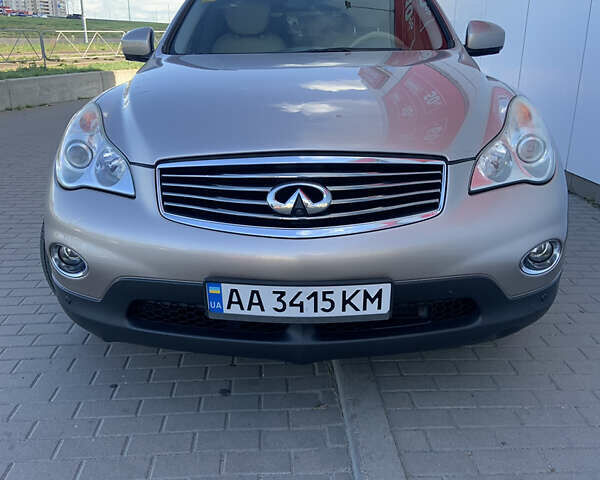 Бежевый Инфинити EX 35, объемом двигателя 3.5 л и пробегом 178 тыс. км за 9200 $, фото 1 на Automoto.ua