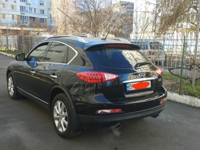Черный Инфинити EX 35, объемом двигателя 3.5 л и пробегом 2 тыс. км за 15300 $, фото 1 на Automoto.ua