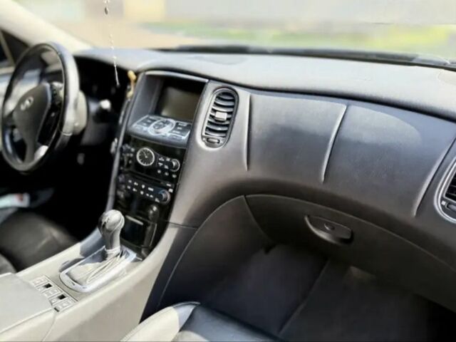 Чорний Інфініті EX 35, об'ємом двигуна 3.5 л та пробігом 129 тис. км за 9000 $, фото 12 на Automoto.ua