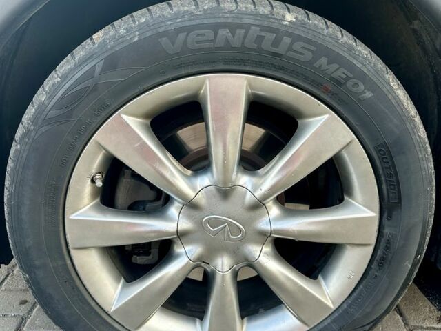 Черный Инфинити EX 35, объемом двигателя 3.5 л и пробегом 248 тыс. км за 10300 $, фото 19 на Automoto.ua