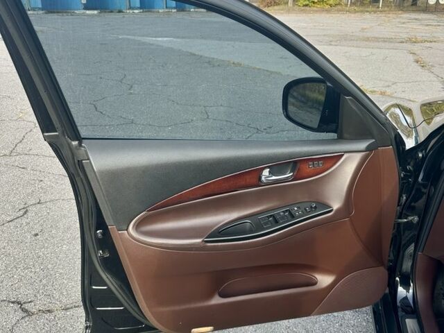 Черный Инфинити EX 35, объемом двигателя 3.5 л и пробегом 248 тыс. км за 10300 $, фото 9 на Automoto.ua