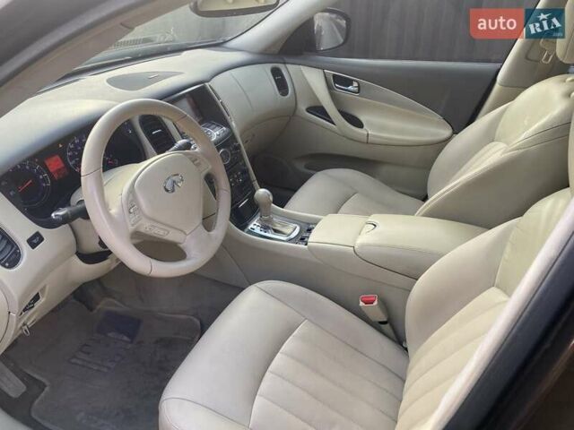 Коричневый Инфинити EX 35, объемом двигателя 3.5 л и пробегом 204 тыс. км за 9500 $, фото 6 на Automoto.ua
