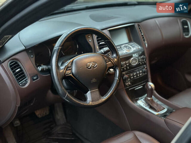 Красный Инфинити EX 35, объемом двигателя 3.5 л и пробегом 165 тыс. км за 11799 $, фото 8 на Automoto.ua
