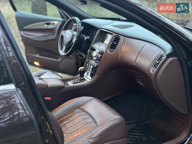 Красный Инфинити EX 35, объемом двигателя 3.5 л и пробегом 165 тыс. км за 11799 $, фото 11 на Automoto.ua