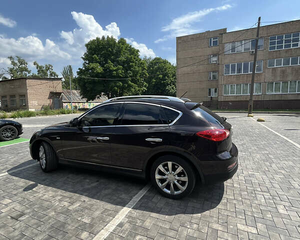 Красный Инфинити EX 35, объемом двигателя 3.5 л и пробегом 128 тыс. км за 11500 $, фото 7 на Automoto.ua