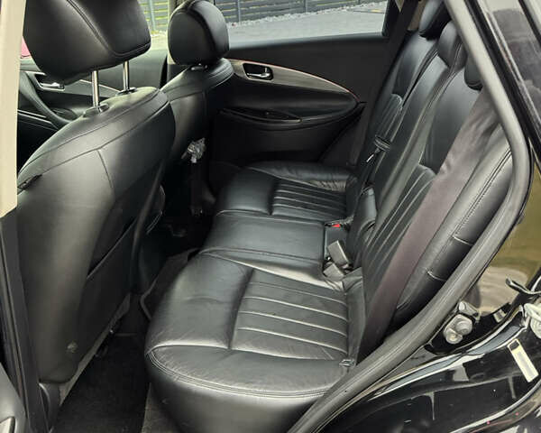 Красный Инфинити EX 35, объемом двигателя 3.5 л и пробегом 186 тыс. км за 10300 $, фото 19 на Automoto.ua