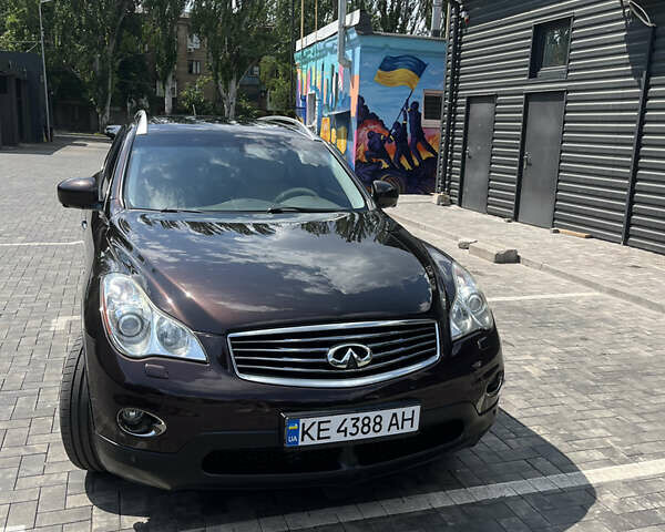 Красный Инфинити EX 35, объемом двигателя 3.5 л и пробегом 128 тыс. км за 11500 $, фото 4 на Automoto.ua