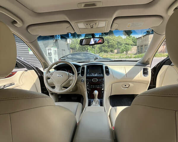 Красный Инфинити EX 35, объемом двигателя 3.5 л и пробегом 128 тыс. км за 11500 $, фото 17 на Automoto.ua