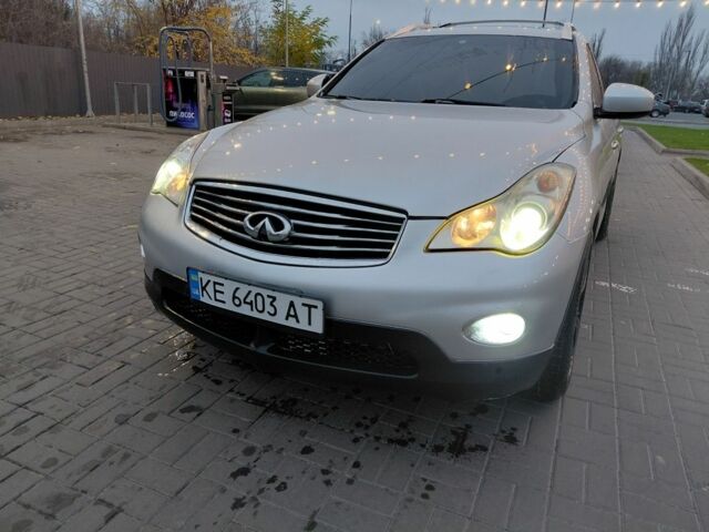 Серый Инфинити EX 35, объемом двигателя 3.5 л и пробегом 150 тыс. км за 9000 $, фото 1 на Automoto.ua