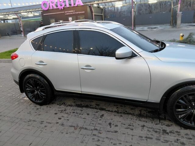 Серый Инфинити EX 35, объемом двигателя 3.5 л и пробегом 150 тыс. км за 9000 $, фото 2 на Automoto.ua