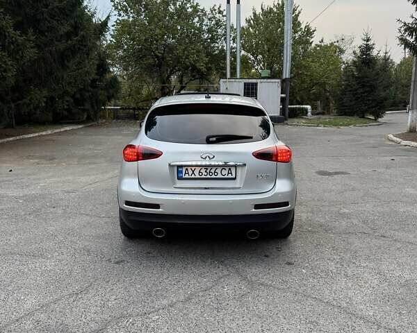 Сірий Інфініті EX 35, об'ємом двигуна 3.5 л та пробігом 210 тис. км за 9200 $, фото 4 на Automoto.ua