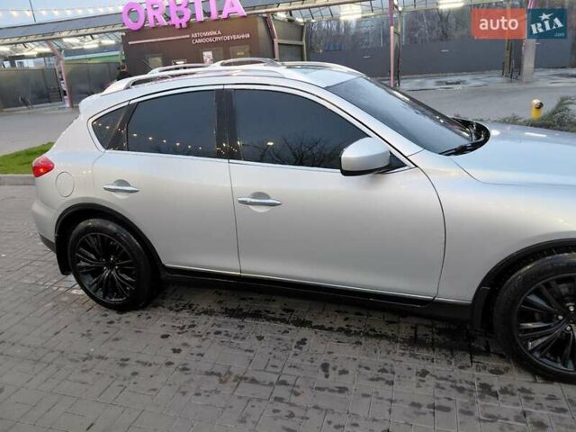 Серый Инфинити EX 35, объемом двигателя 3.5 л и пробегом 150 тыс. км за 9000 $, фото 4 на Automoto.ua