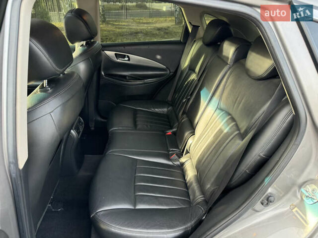 Серый Инфинити EX 35, объемом двигателя 3.5 л и пробегом 150 тыс. км за 10600 $, фото 26 на Automoto.ua