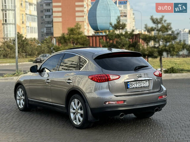 Серый Инфинити EX 35, объемом двигателя 3.5 л и пробегом 150 тыс. км за 10600 $, фото 4 на Automoto.ua
