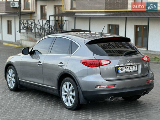 Серый Инфинити EX 35, объемом двигателя 3.5 л и пробегом 150 тыс. км за 10600 $, фото 14 на Automoto.ua
