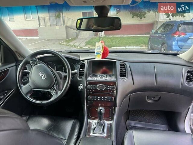 Сірий Інфініті EX 37, об'ємом двигуна 3.7 л та пробігом 180 тис. км за 13000 $, фото 12 на Automoto.ua