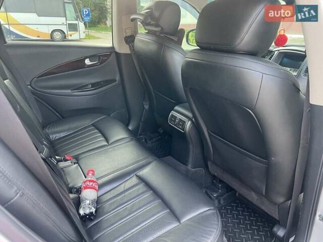 Сірий Інфініті EX 37, об'ємом двигуна 3.7 л та пробігом 180 тис. км за 13000 $, фото 13 на Automoto.ua