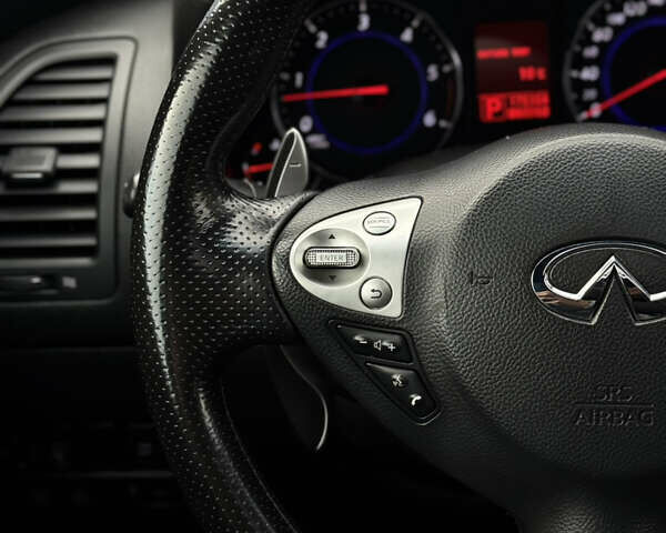 Белый Инфинити FX 30, объемом двигателя 3 л и пробегом 175 тыс. км за 15200 $, фото 45 на Automoto.ua