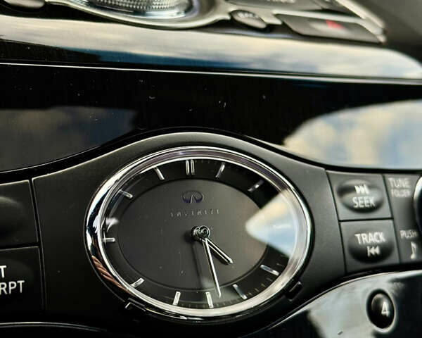 Белый Инфинити FX 30, объемом двигателя 3 л и пробегом 175 тыс. км за 15200 $, фото 53 на Automoto.ua