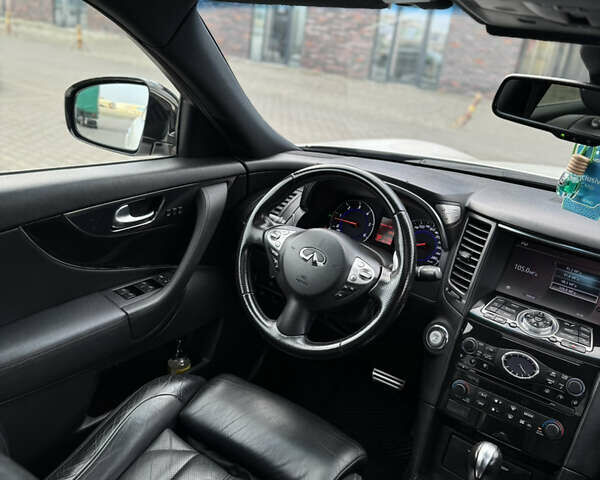 Белый Инфинити FX 30, объемом двигателя 3 л и пробегом 175 тыс. км за 15200 $, фото 40 на Automoto.ua