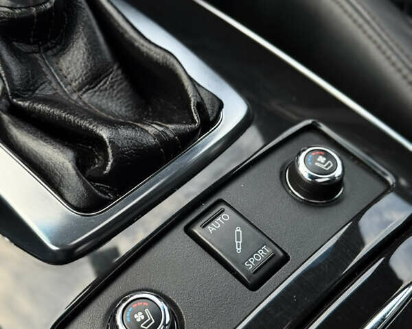 Белый Инфинити FX 30, объемом двигателя 3 л и пробегом 175 тыс. км за 15200 $, фото 58 на Automoto.ua