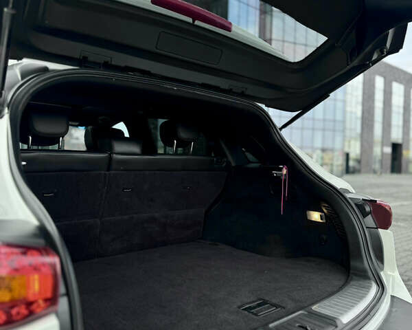 Белый Инфинити FX 30, объемом двигателя 3 л и пробегом 175 тыс. км за 15200 $, фото 29 на Automoto.ua