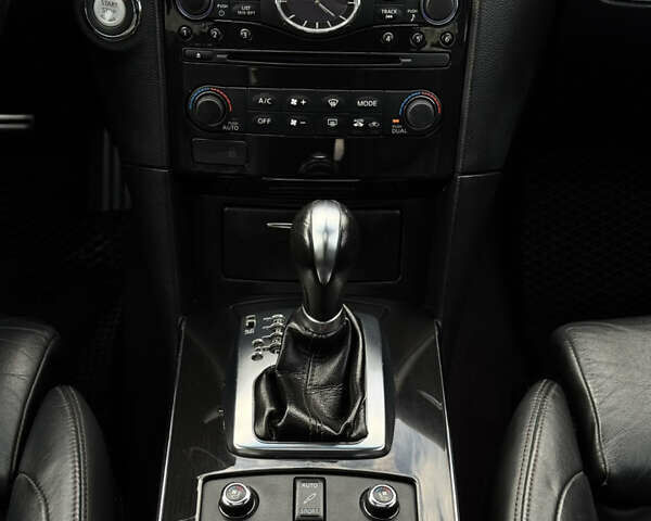 Белый Инфинити FX 30, объемом двигателя 3 л и пробегом 175 тыс. км за 15200 $, фото 38 на Automoto.ua