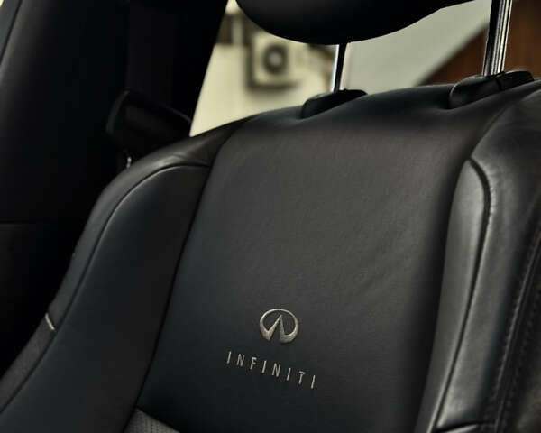 Белый Инфинити FX 30, объемом двигателя 3 л и пробегом 175 тыс. км за 15200 $, фото 60 на Automoto.ua