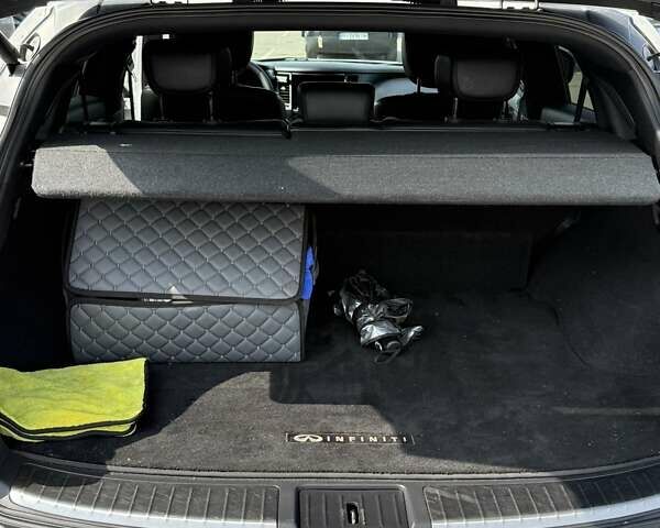 Белый Инфинити FX 30, объемом двигателя 3 л и пробегом 145 тыс. км за 17000 $, фото 16 на Automoto.ua