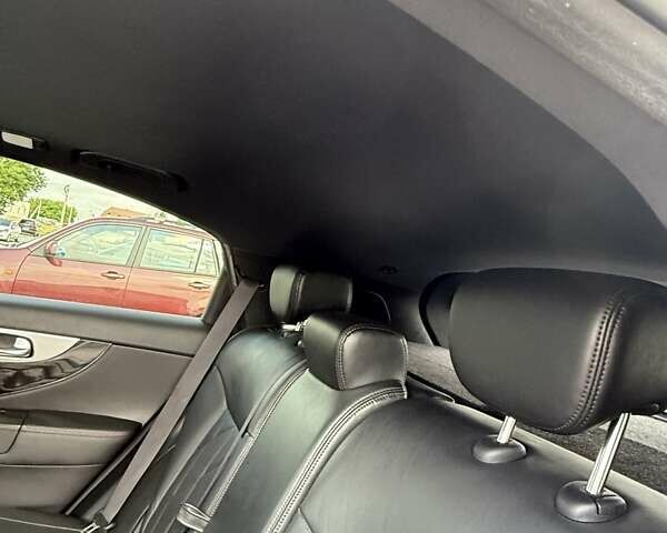 Белый Инфинити FX 30, объемом двигателя 3 л и пробегом 145 тыс. км за 17000 $, фото 15 на Automoto.ua