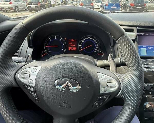 Белый Инфинити FX 30, объемом двигателя 3 л и пробегом 145 тыс. км за 17000 $, фото 24 на Automoto.ua