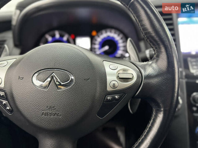 Белый Инфинити FX 30, объемом двигателя 2.99 л и пробегом 116 тыс. км за 18500 $, фото 11 на Automoto.ua