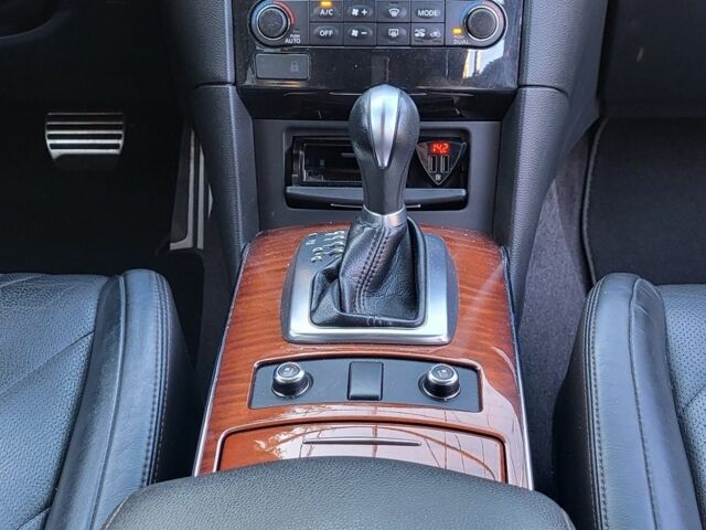 Белый Инфинити FX 30, объемом двигателя 2.99 л и пробегом 115 тыс. км за 19000 $, фото 2 на Automoto.ua