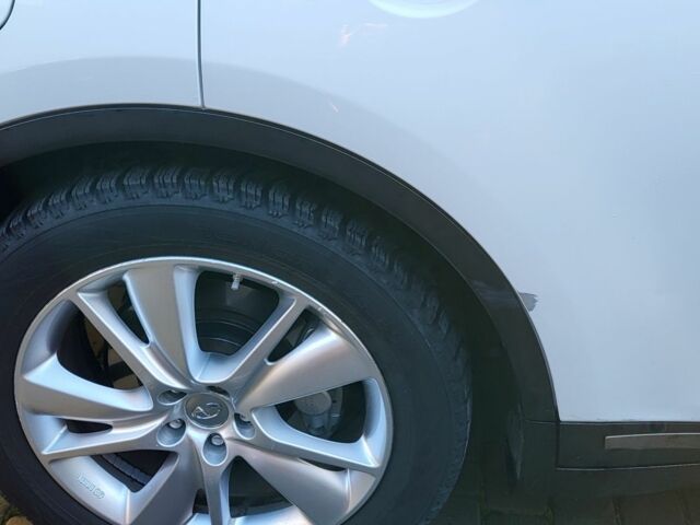 Белый Инфинити FX 30, объемом двигателя 2.99 л и пробегом 115 тыс. км за 19000 $, фото 6 на Automoto.ua