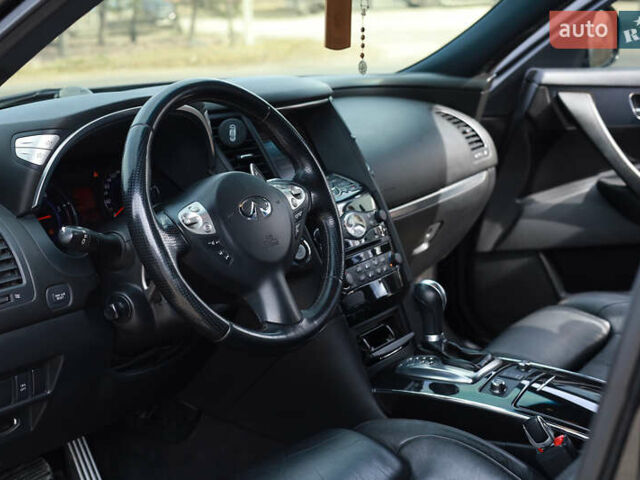 Чорний Інфініті FX 30, об'ємом двигуна 3 л та пробігом 226 тис. км за 15500 $, фото 39 на Automoto.ua