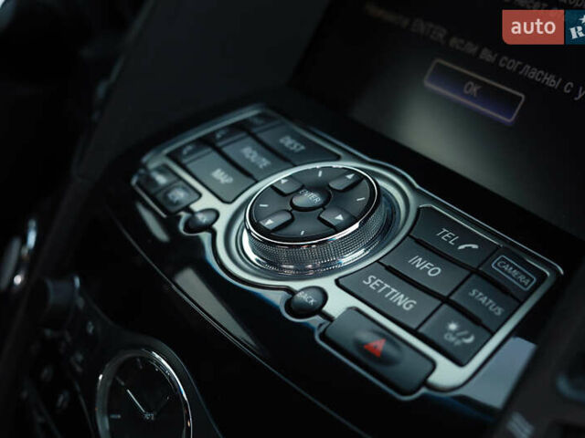 Чорний Інфініті FX 30, об'ємом двигуна 3 л та пробігом 226 тис. км за 15500 $, фото 15 на Automoto.ua