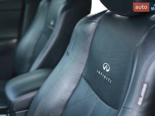 Чорний Інфініті FX 30, об'ємом двигуна 3 л та пробігом 226 тис. км за 15500 $, фото 36 на Automoto.ua