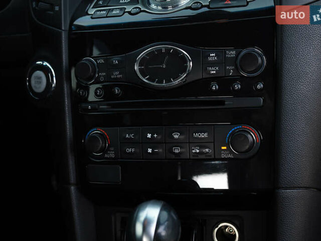 Чорний Інфініті FX 30, об'ємом двигуна 3 л та пробігом 226 тис. км за 15500 $, фото 14 на Automoto.ua