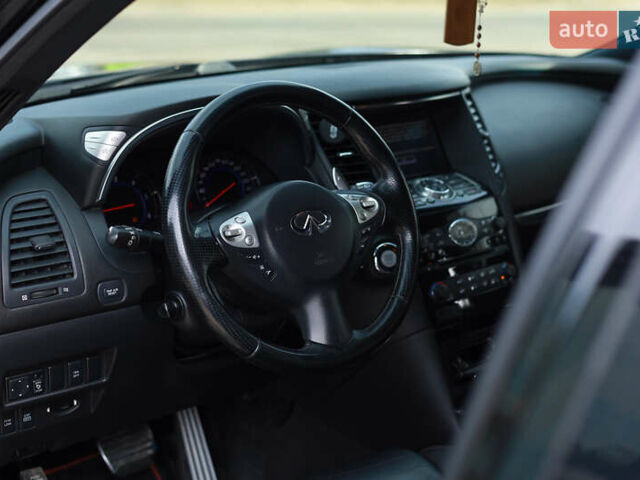 Чорний Інфініті FX 30, об'ємом двигуна 3 л та пробігом 226 тис. км за 15500 $, фото 49 на Automoto.ua