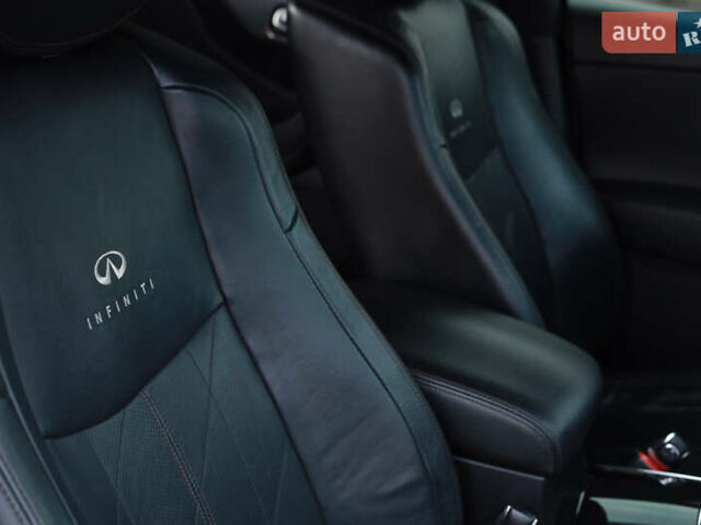 Чорний Інфініті FX 30, об'ємом двигуна 3 л та пробігом 226 тис. км за 15500 $, фото 17 на Automoto.ua