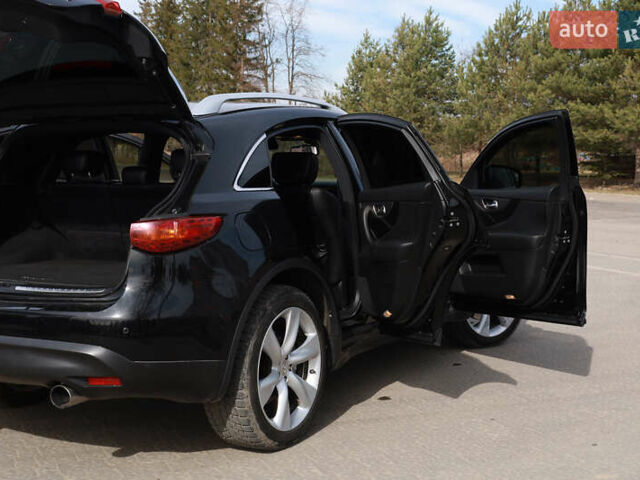 Чорний Інфініті FX 30, об'ємом двигуна 3 л та пробігом 226 тис. км за 15500 $, фото 18 на Automoto.ua