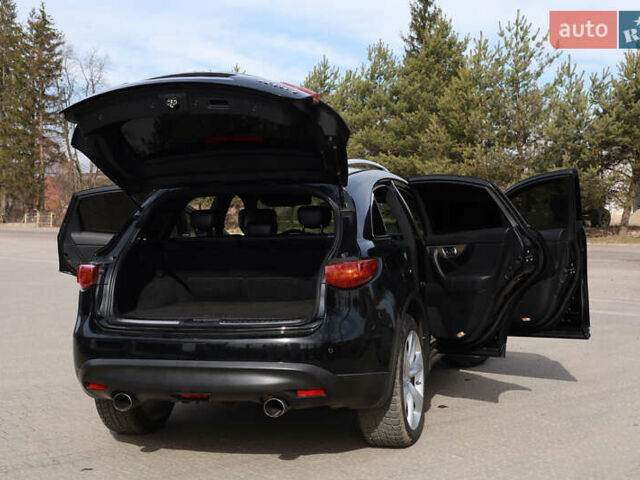 Чорний Інфініті FX 30, об'ємом двигуна 3 л та пробігом 226 тис. км за 15500 $, фото 12 на Automoto.ua